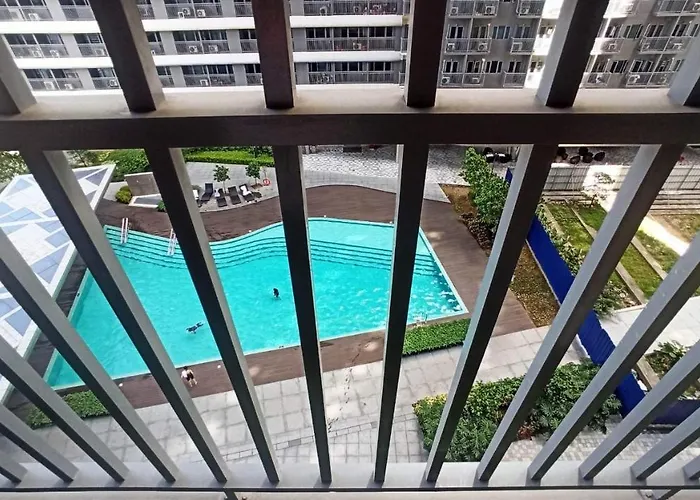 Cozy 1Br With Netflix & Balcony Pool View Condo