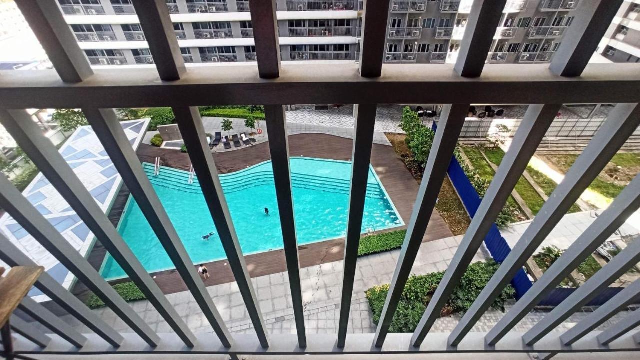 Apartment Cozy 1br With Netflix & Balcony Pool View