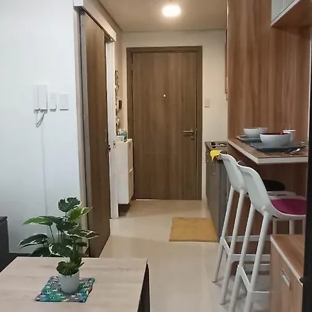 Cozy 1Br With Netflix & Balcony Pool View Condo Manila Exterior photo