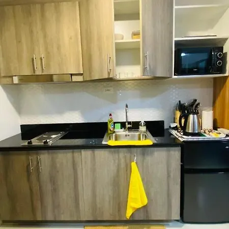 Cozy 1Br With Netflix & Balcony Pool View Condo Manila Exterior photo